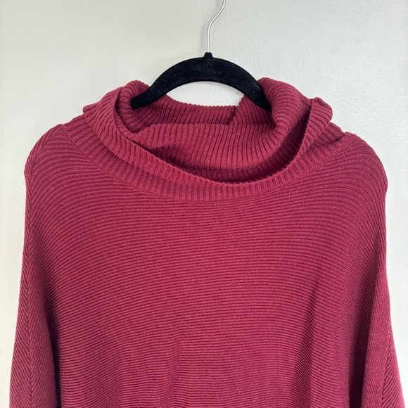 Maroon Turtleneck Sweater Oversized Split Hem Comfy Cozy Pullover Fall Winter S - Picture 6 of 11